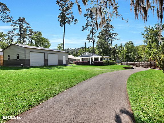 3rd image of 8401 N MALAGA Avenue