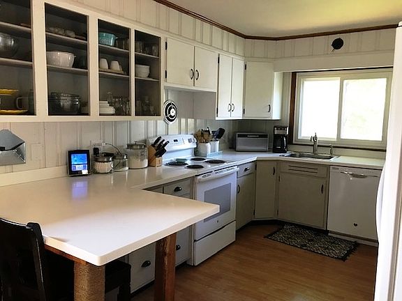3rd image of 114 Brookside Pl