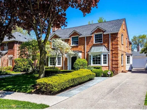 268 Lewiston Rd, Grosse Pointe Farms, MI 48236