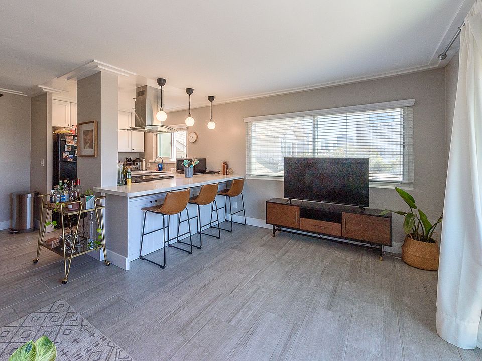 1st image of 215 W Grape St #6