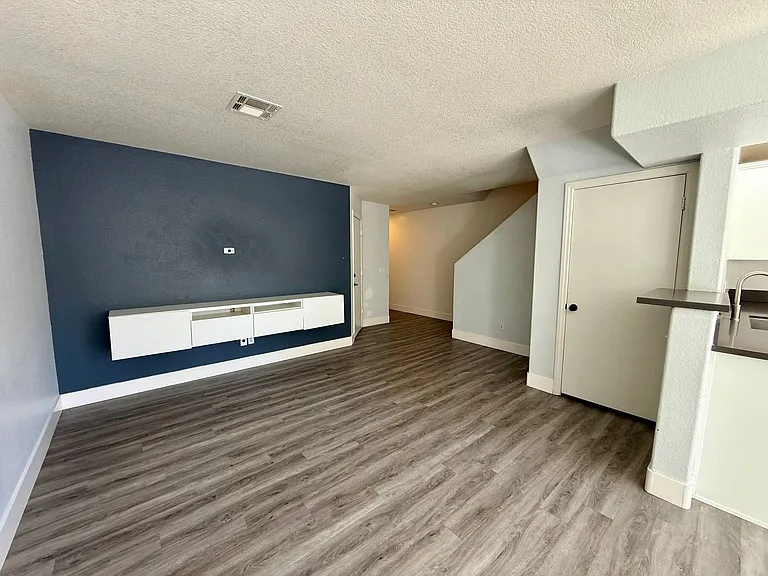 3305 Cheyenne Gardens Way — Photo 8