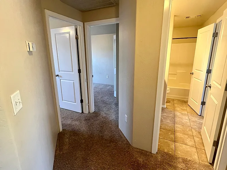 173 N Royal Ave — Photo 5