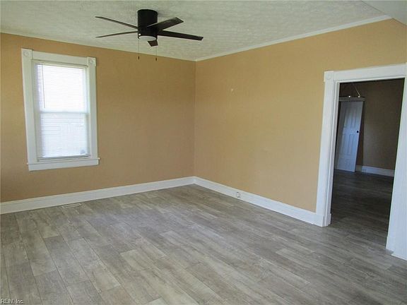 3rd image of 406 Lee St