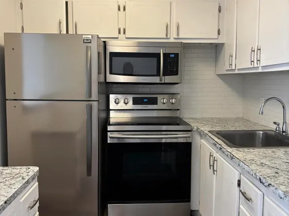 218 Windsor J, West Palm Beach, FL 33417