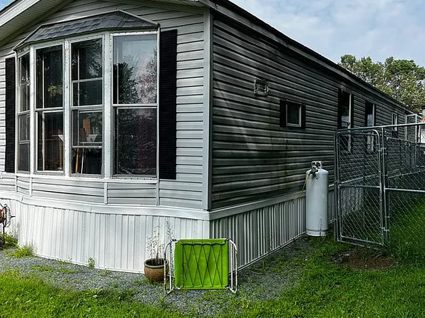 6 Highland Ave, Fair Haven, VT 05743