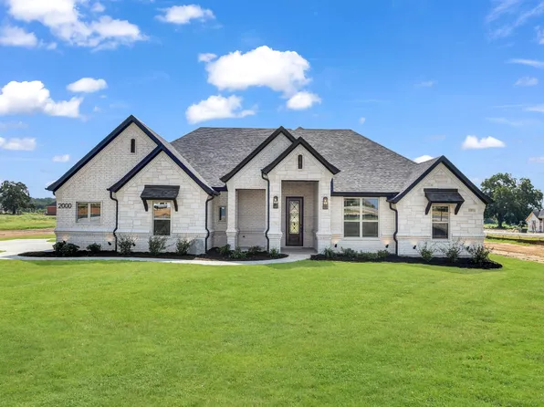 2000 Forest Bridge Dr, Azle, TX 76020