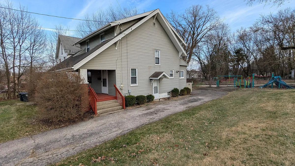 Building Photo - 990 Baird St