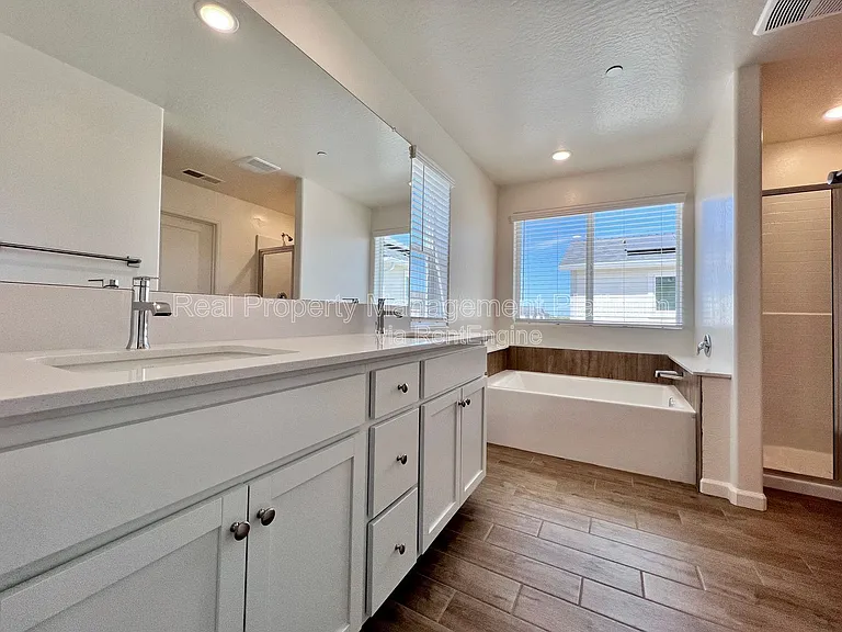 6596 E Cresthaven Dr — Photo 6