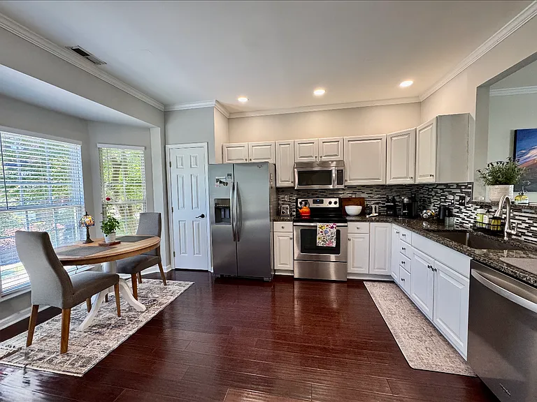 11850 Chelton Ridge Ln #11850 — Photo 4