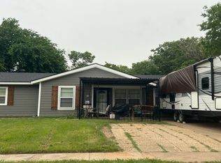 1005 Denton Dr, Euless, TX 76039