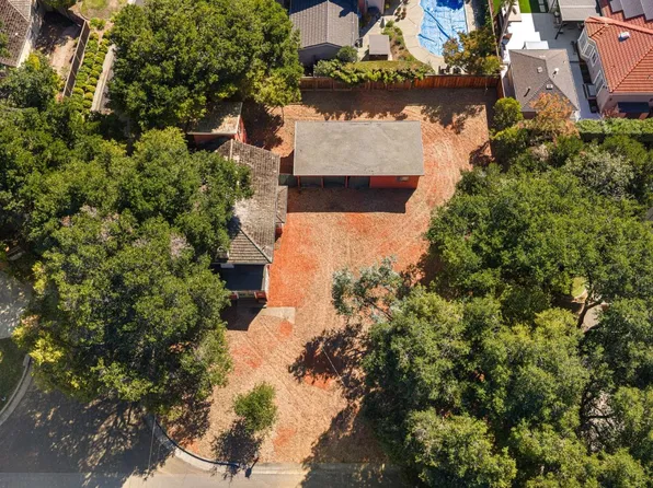 1390 Marinovich Way, Los Altos, CA 94024