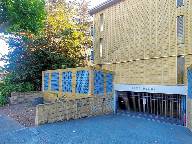 1406 Henry Street — Photo 7