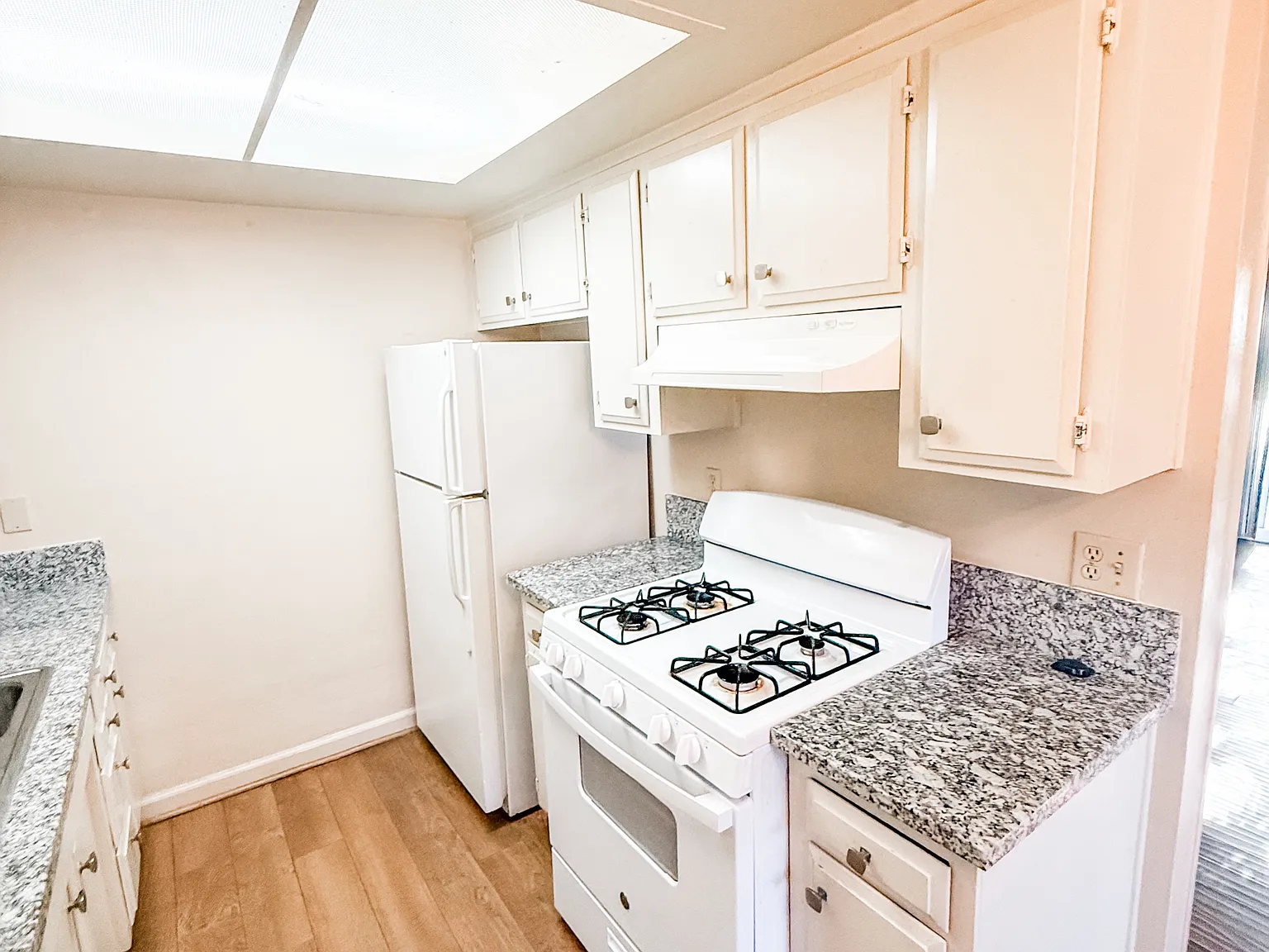 2 bed, 900 sqft, $1,650 — Photo 4