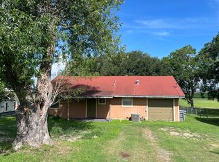 140 Lakeview Dr, Mathis, TX 78368