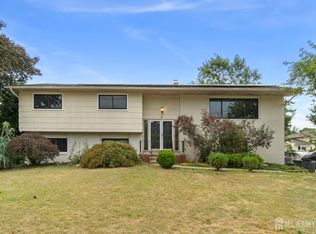 133 Metlars Ln, Piscataway, NJ 08854