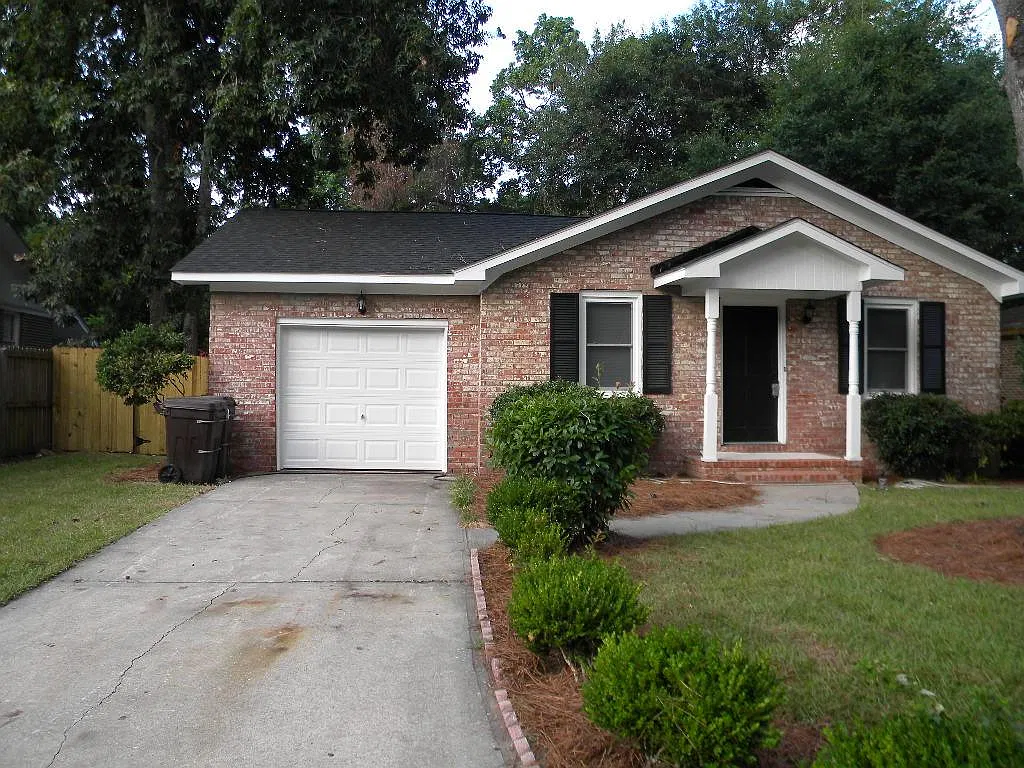 3 bed, 1.5 bath, 1040 sqft, $2,950 — Photo 3