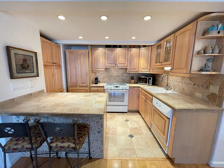 916 E Hopkins Ave #102 — Photo 14