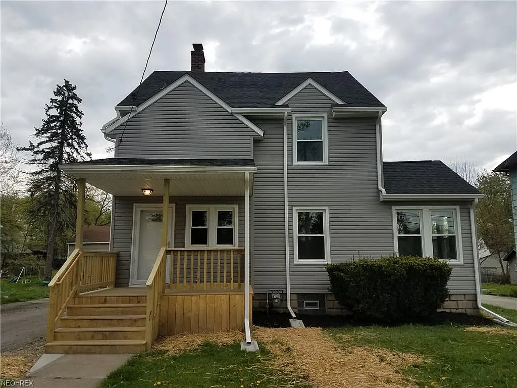 1748 Parkman Rd NW photo 1