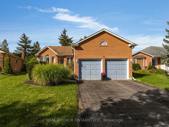 36 Webb St, Barrie, ON L4N 6V2