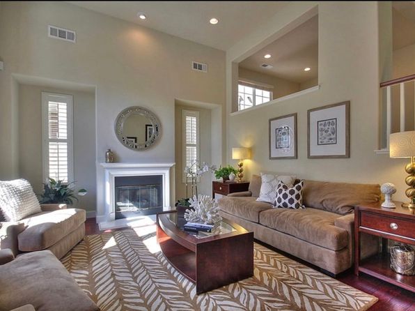 4736 Torrey Pines Cir