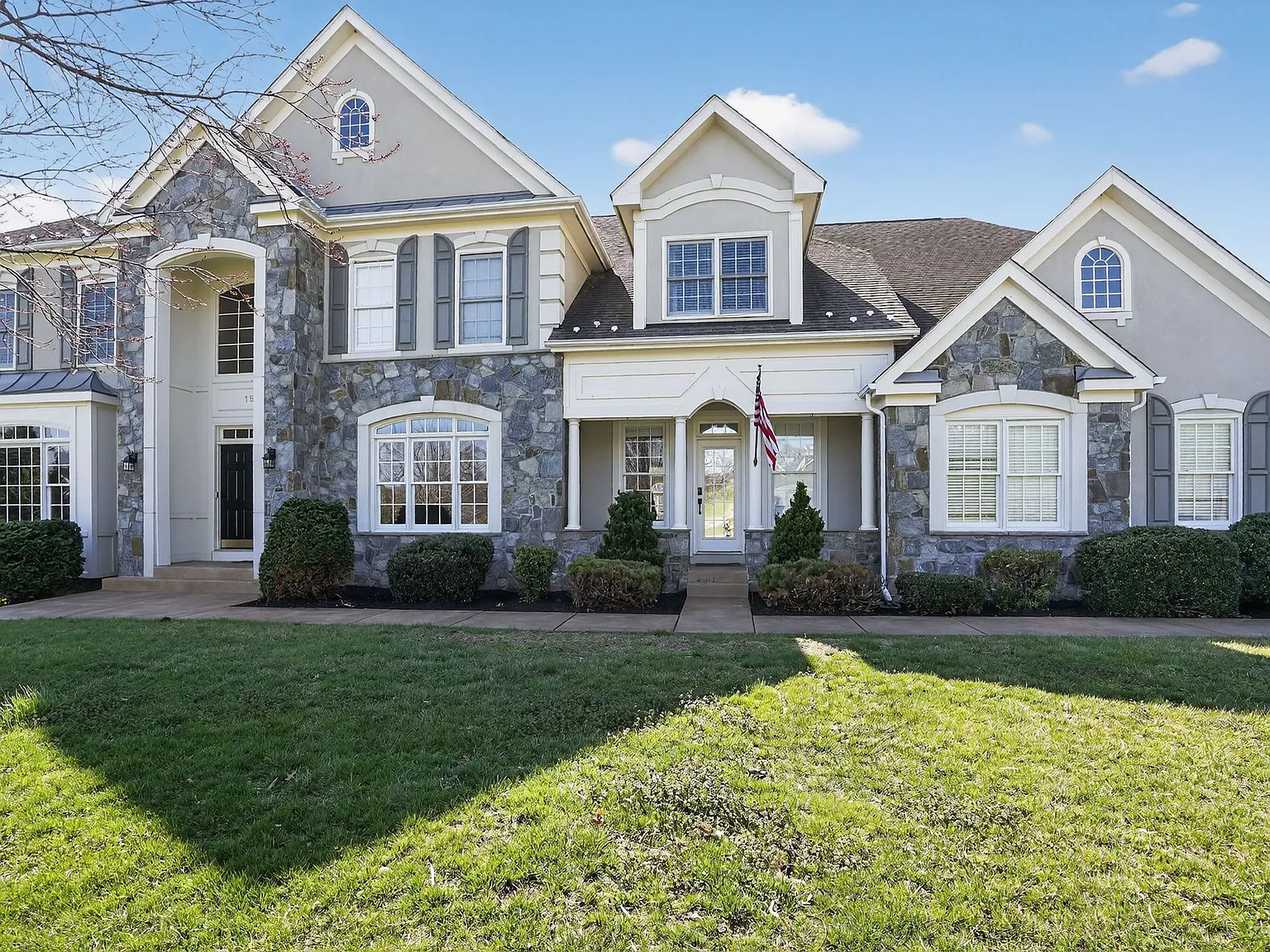 6 bed, 7939 sqft, $5,500 — Photo 2