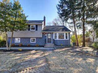 42 Cherry Tree Farm Rd, Middletown, NJ 07748