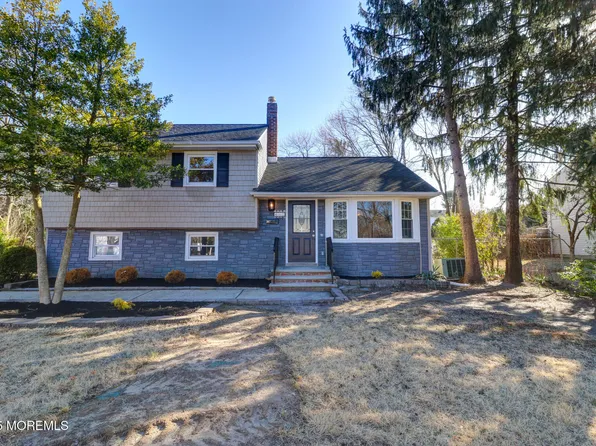 42 Cherry Tree Farm Road, Middletown, NJ 07748