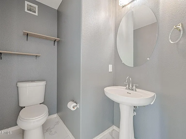 5245 N 125th Ave — Photo 16