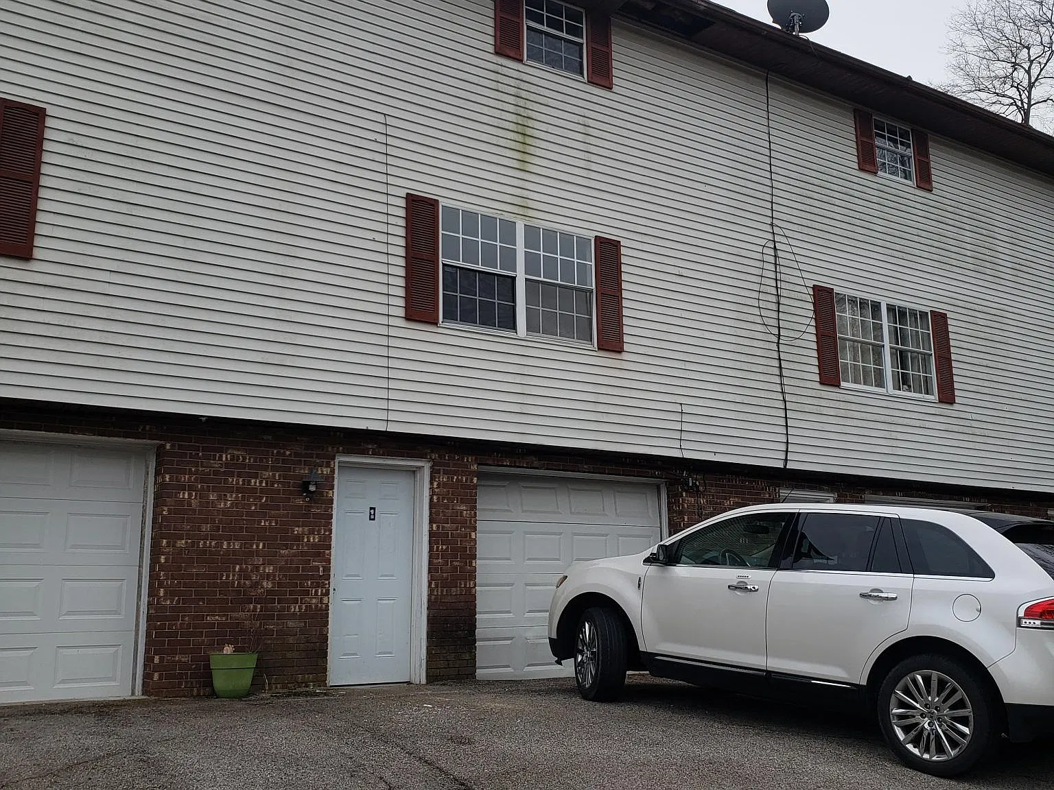2 bed, 1.5 bath, 900 sqft, $1,000 — Photo 2