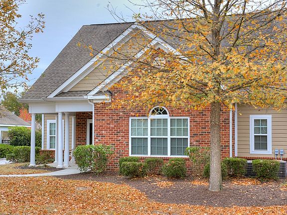 4th image of 1301 Amberley Dr