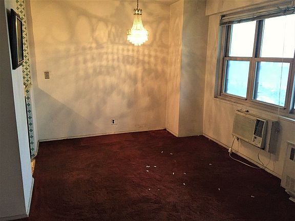 3rd image of 2915 W 5th St APT 4D