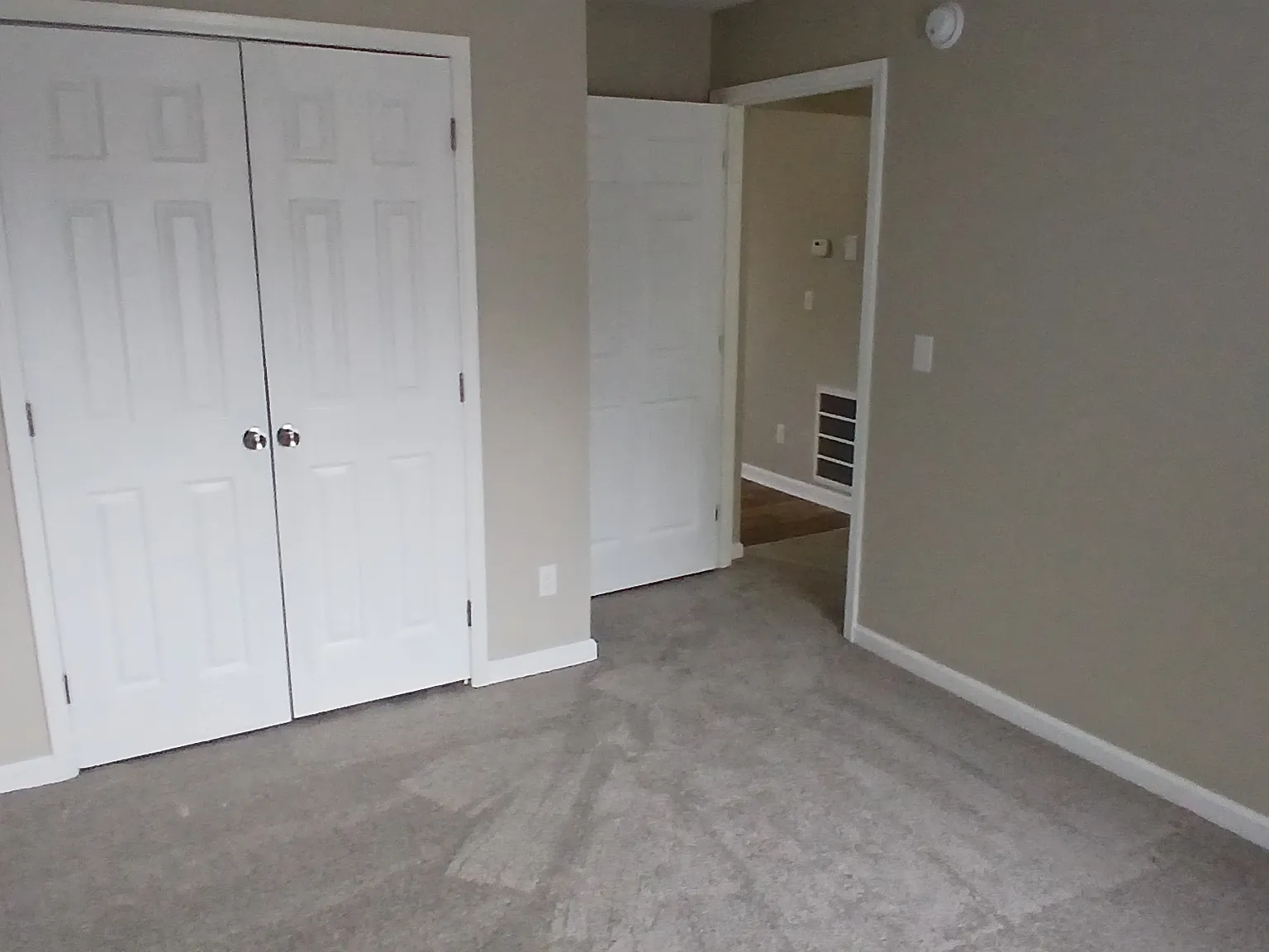 122 Scotch Ct — Photo 4