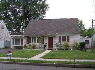 35 Lakeview Ave, Rochelle Park, NJ 07662