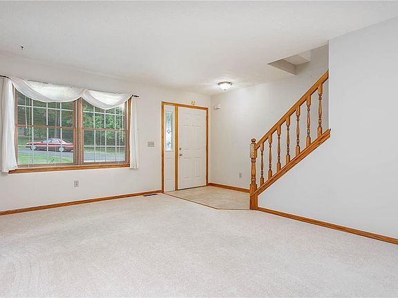 3rd image of 3975 Woodlands Dr