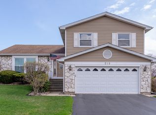 599 Woodcrest Ct, Carol Stream, IL 60188