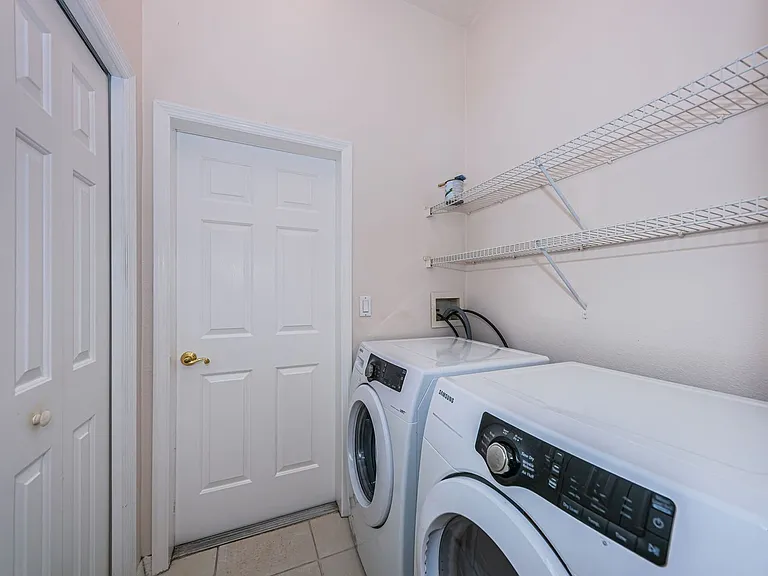 2624 Tottenham Dr — Photo 16