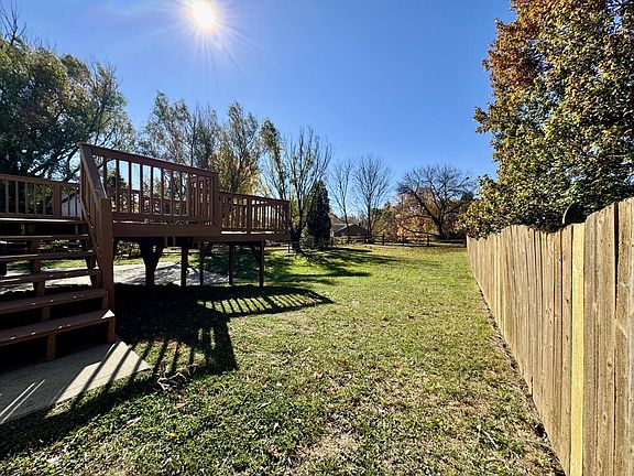 5th image of 10201 Cedarwood Dr