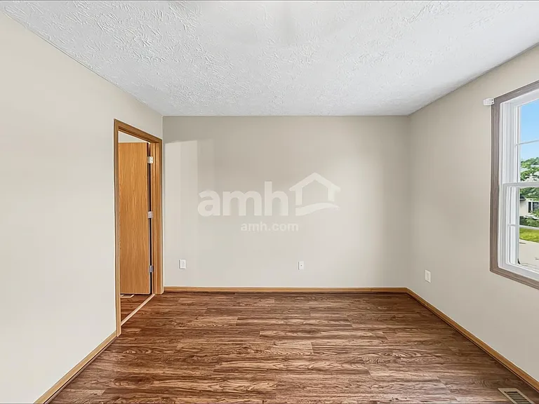 825 Whitehead Dr — Photo 9
