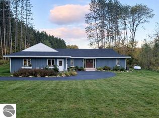 6994 Obervalden Dr, Bellaire, MI 49615