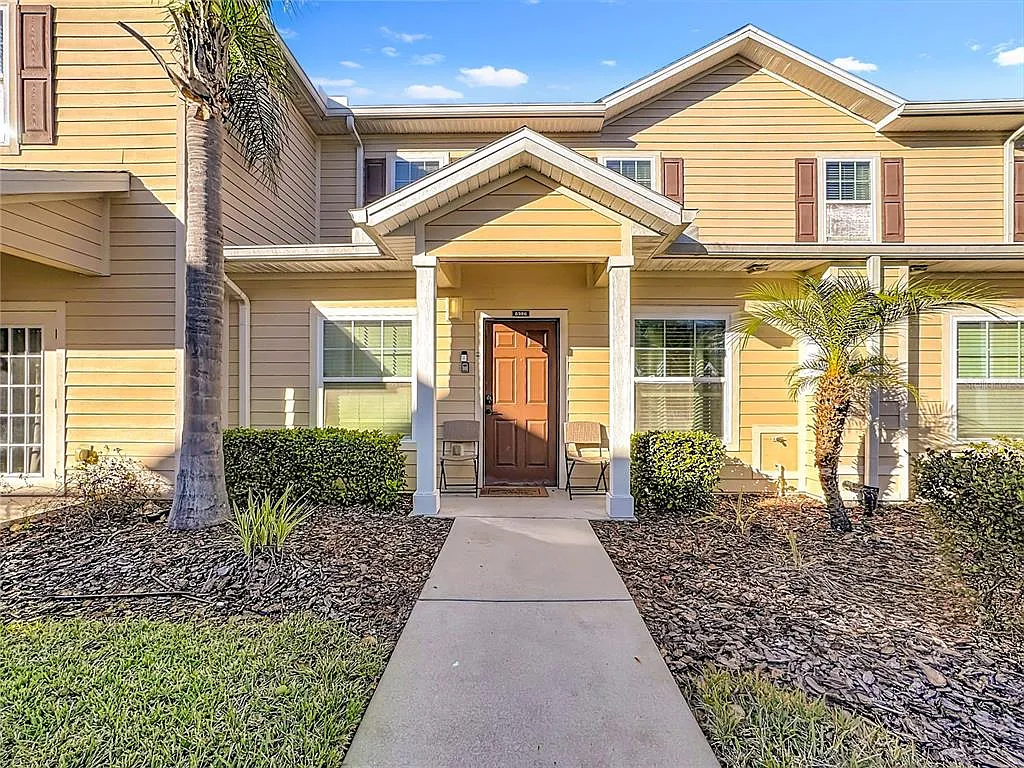 3 bed, 2.0 bath, 1300 sqft, $2,800 — Photo 2