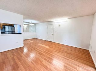 707 Ravens Crest Dr, Plainsboro, NJ 08536