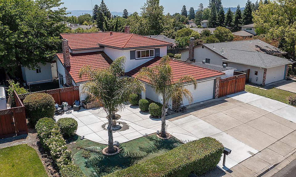 1st image of 3064 Montevideo Dr