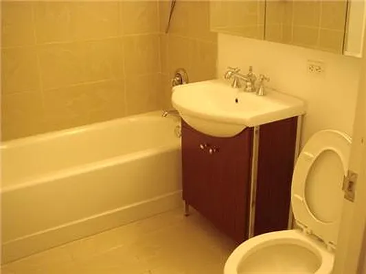 Rented by Luxury Property Group | media 36