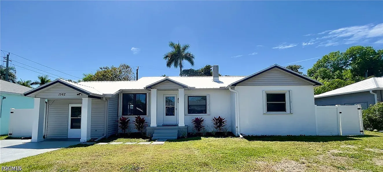 3 bed, 2.5 bath, 1418 sqft, $2,000 — Photo 1