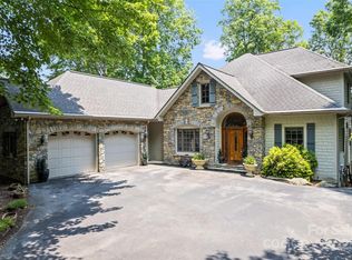 102 Coyote Rdg, Maggie Valley, NC 28751