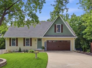 1380 W Prairie Ct, Olathe, KS 66061