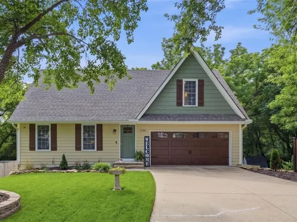 1380 W Prairie Ct, Olathe, KS 66061