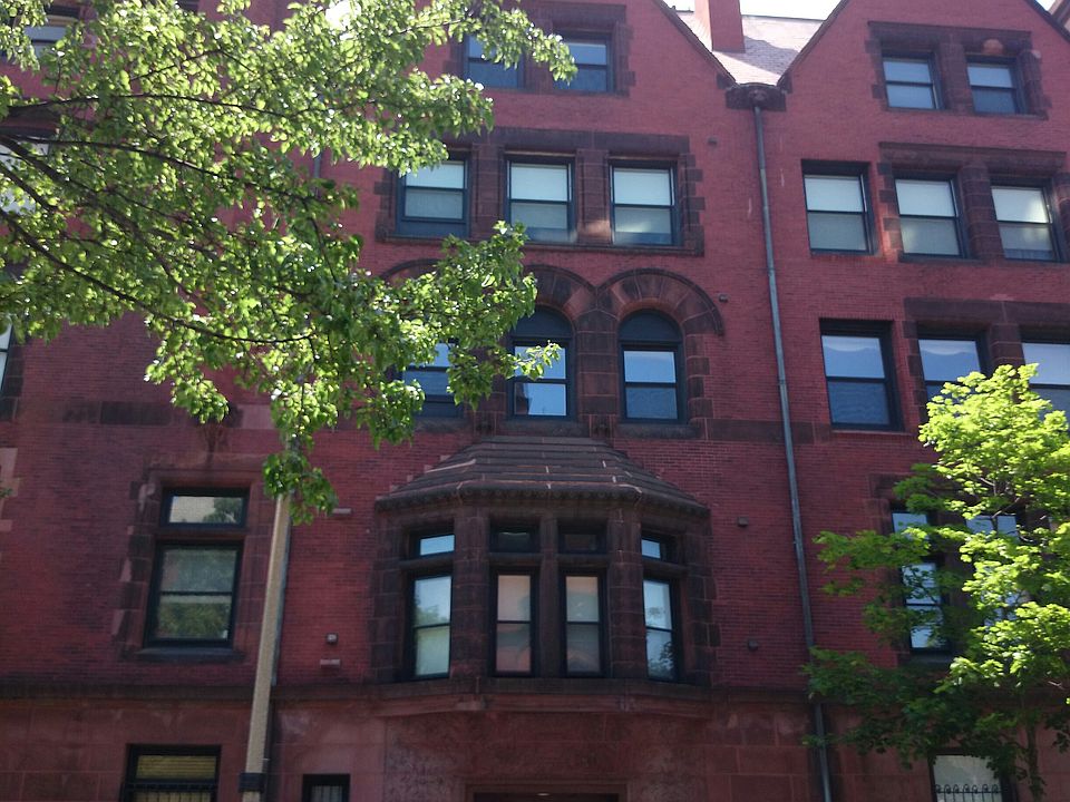 2nd image of 20 Gloucester St #1R