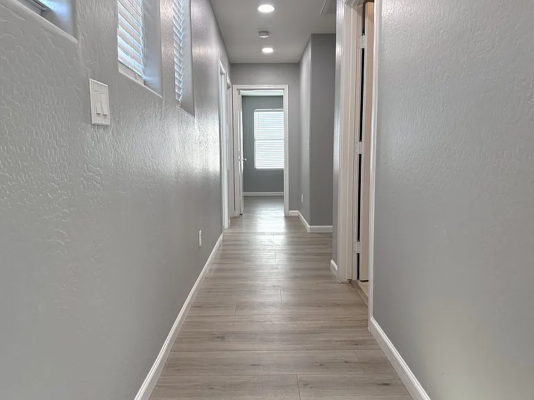 4056 E Devon Dr — Photo 13
