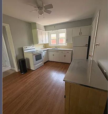 Large eat in kitchen